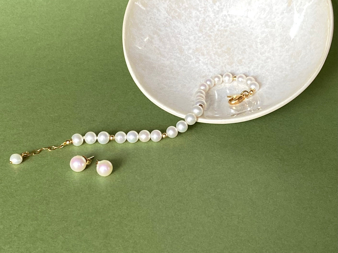 Süßwasser-Perlenarmband in marmorierter Schale – Simply O Jewelry Pearl Collection.