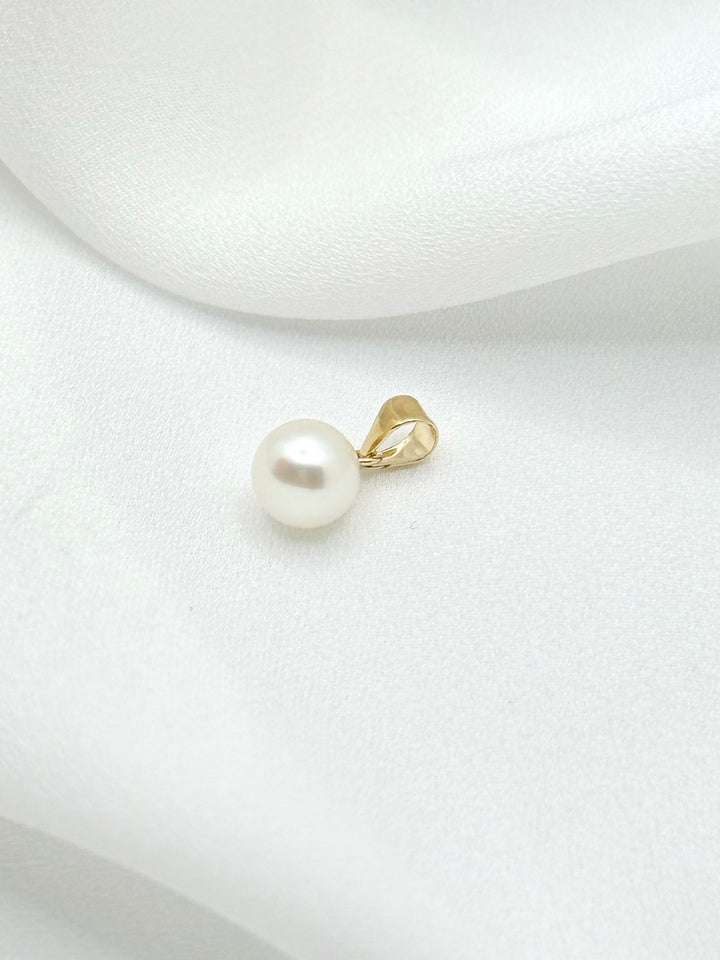 Akoya Pearl Pendant mit weißer Akoya-Zuchtperle und feiner Anhängeröse aus 585 Gelbgold